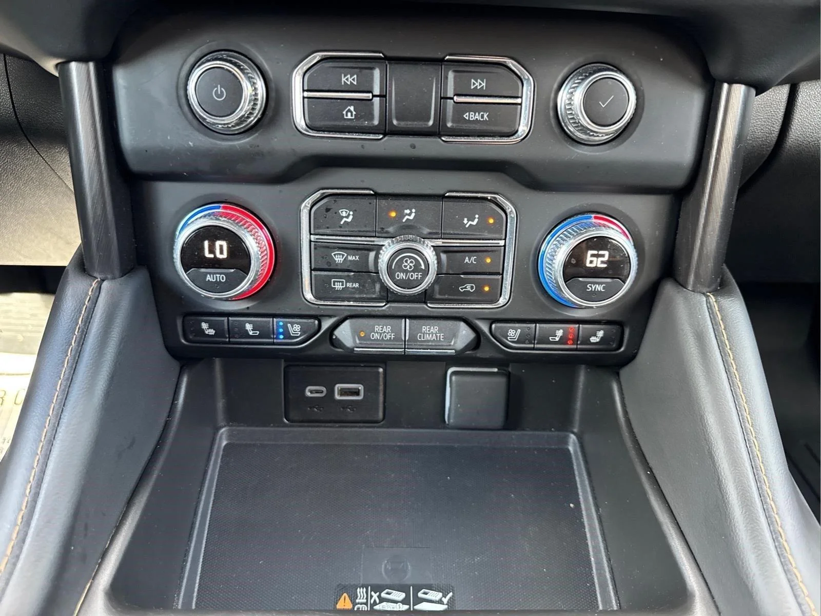 Used 2024 Summit White GMC AT4 image 28