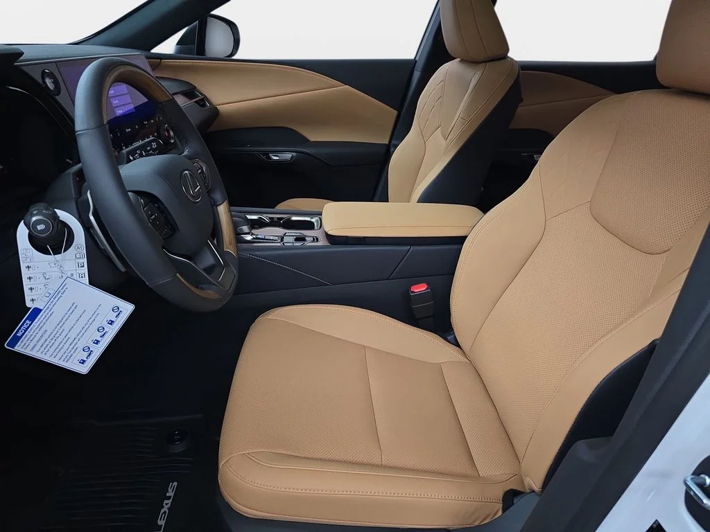 New 2026 Eminent White Pearl Lexus PREMIUM image 15