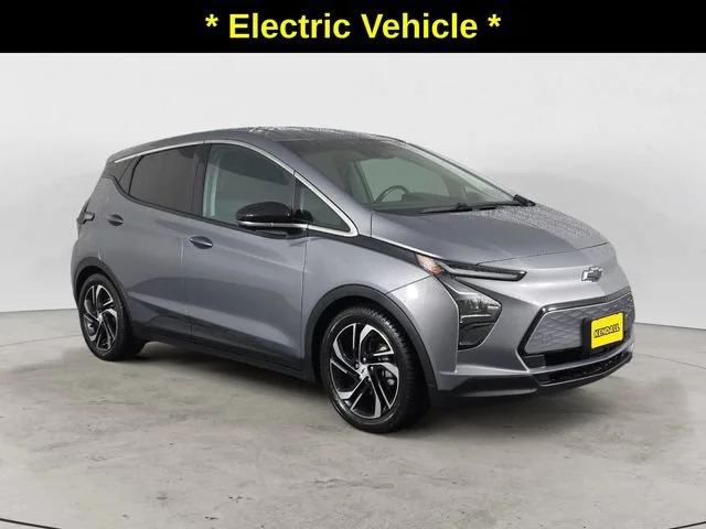 Used 2023 GRAY GHOST METALLIC Chevrolet 2LT image 3