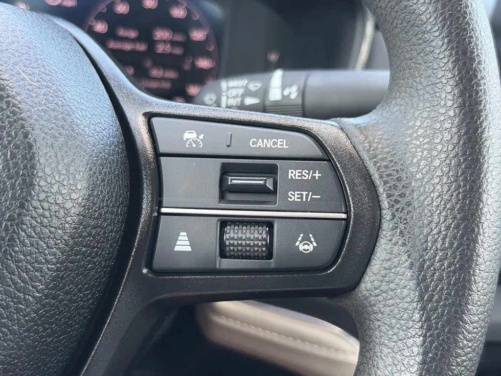 Certified Used 2025 Platinum White Pearl Honda SE image 23