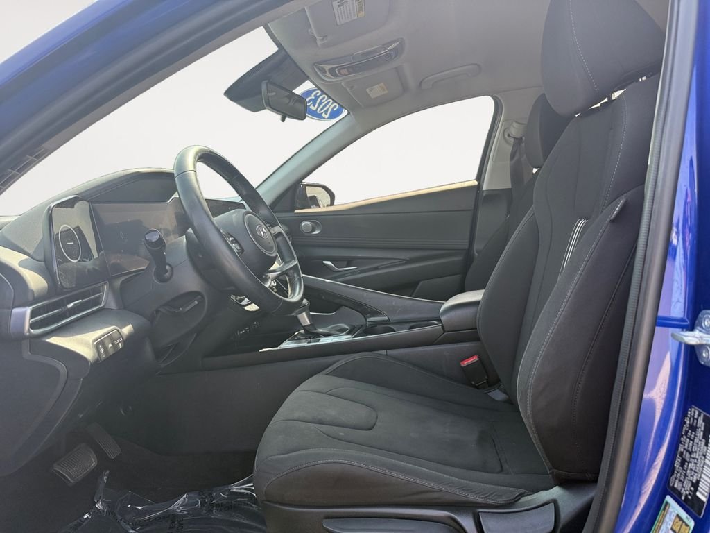 Used 2023 Blue Hyundai SEL image 9
