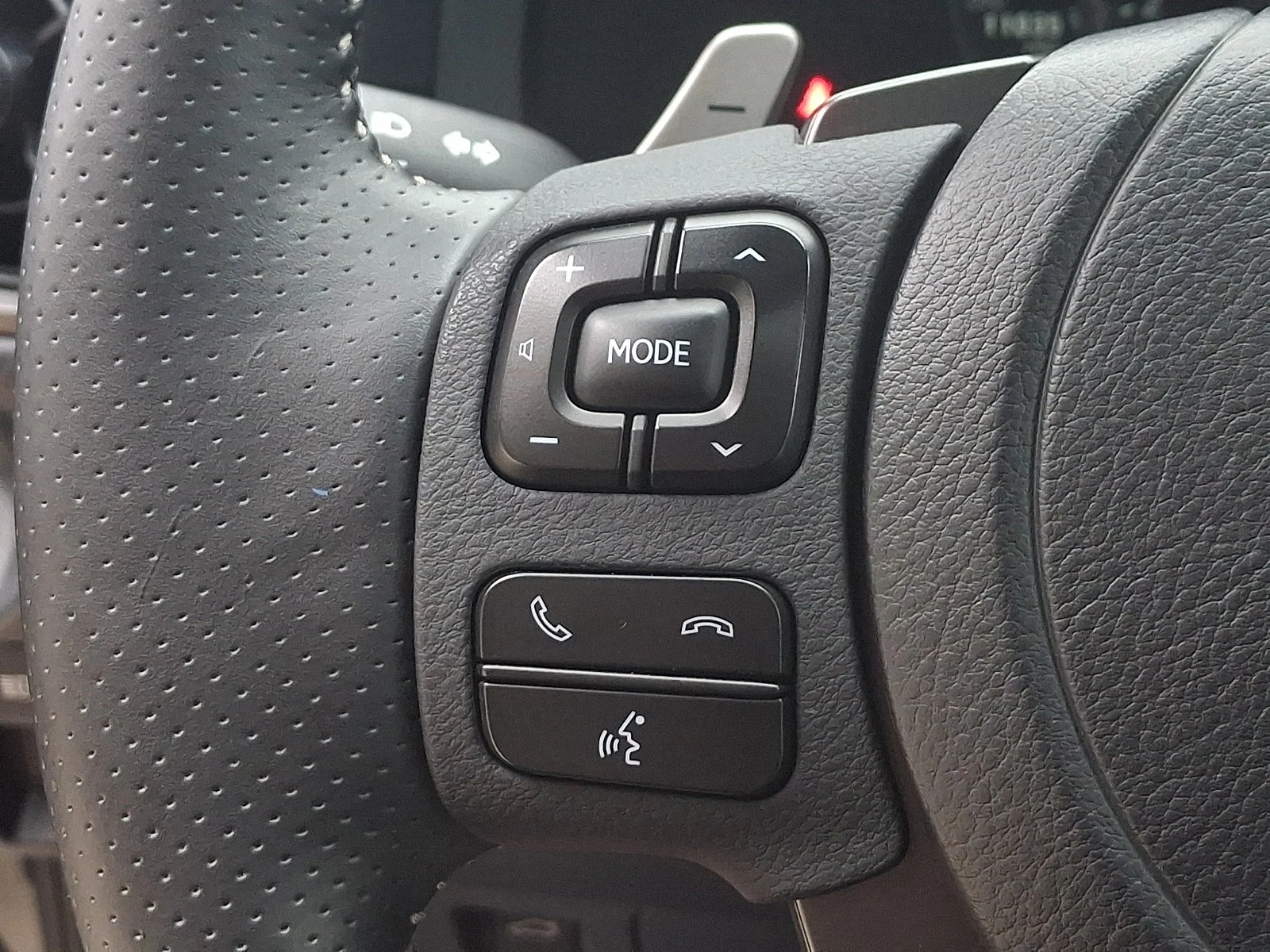 Certified Used 2025 CAVIAR Lexus  image 21