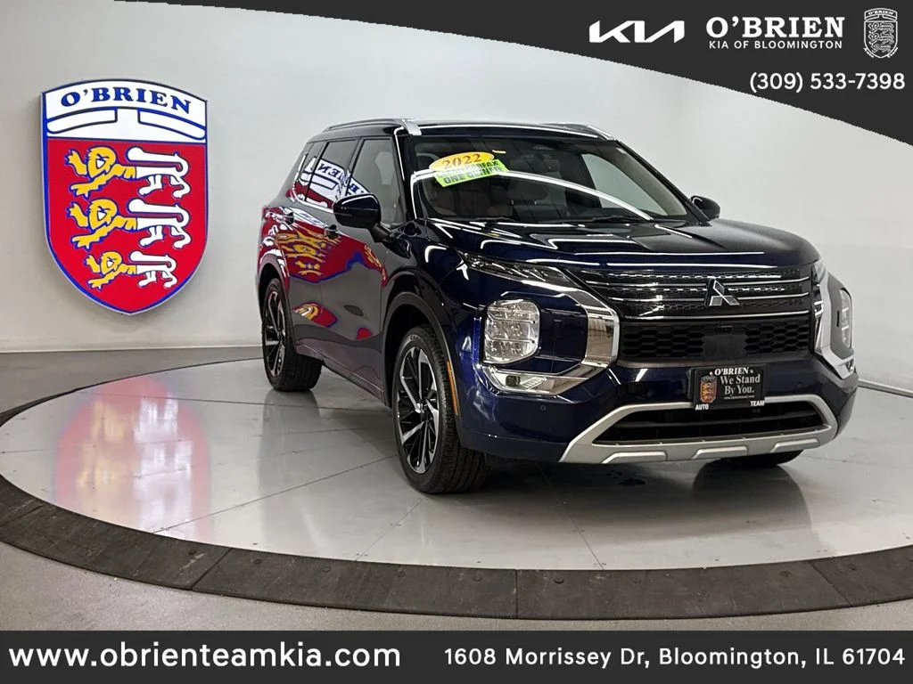 Used 2022  Mitsubishi SEL image 1