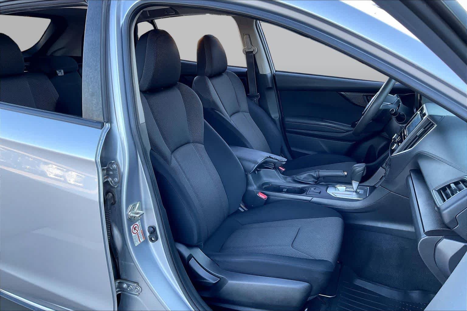 Used 2019 Ice Silver Metallic Subaru  image 9