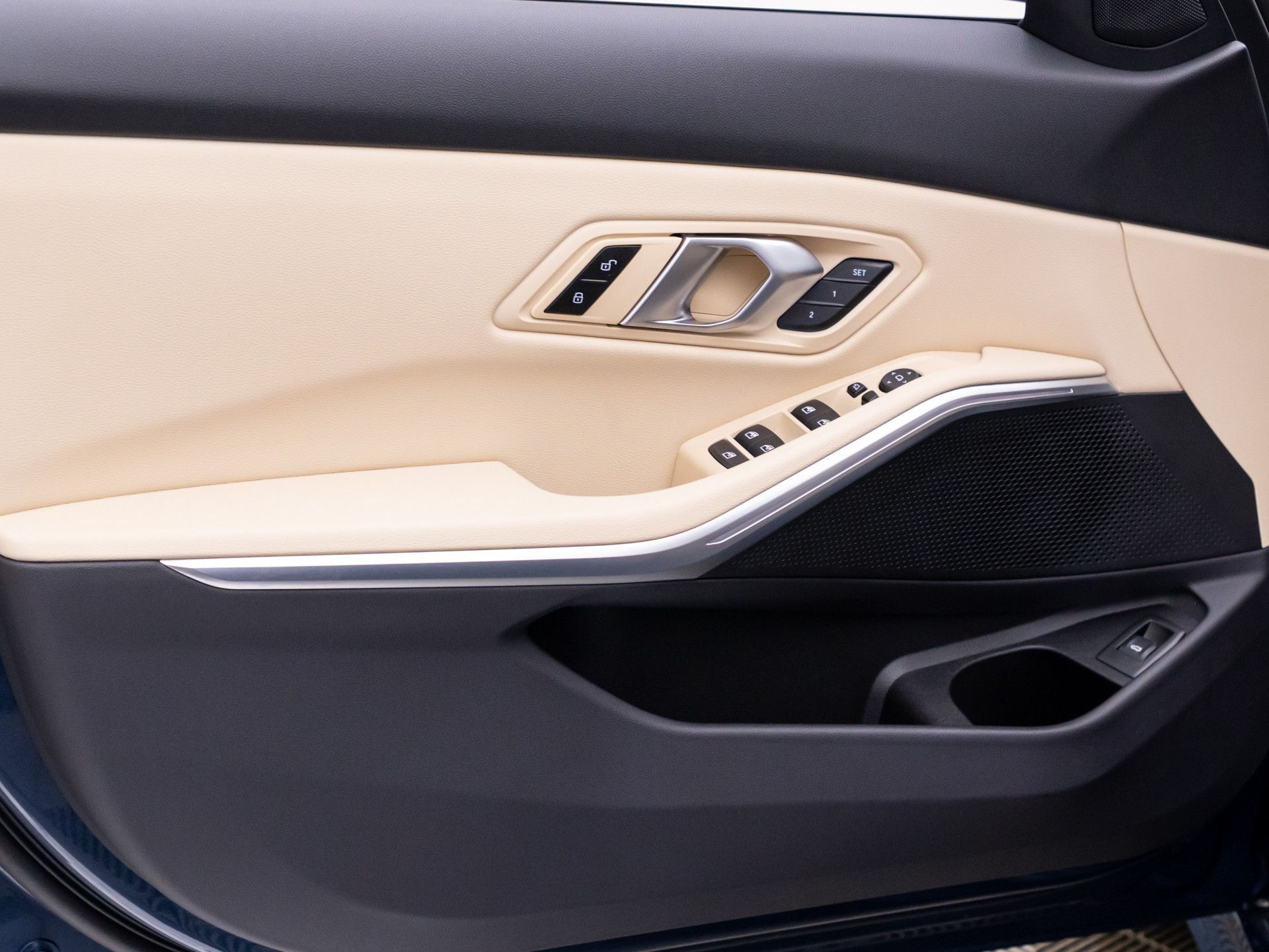 New 2026 Arctic Race Blue metallic BMW 330i xDrive image 14
