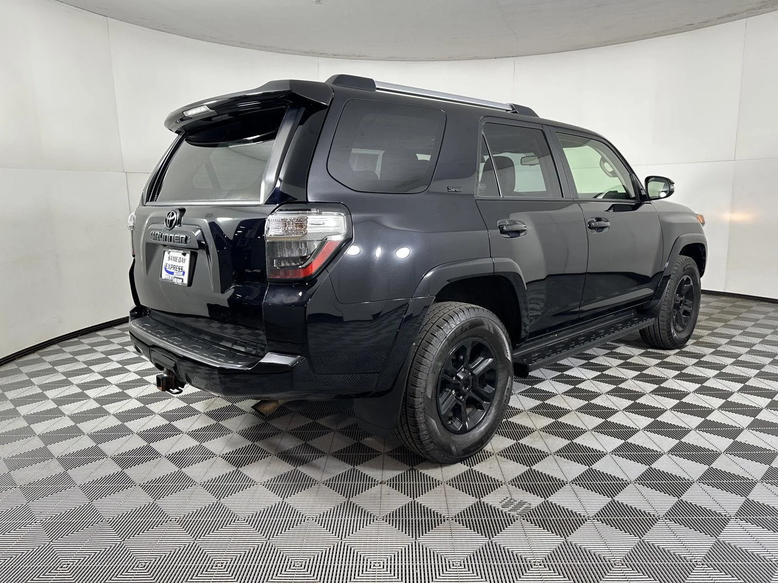 Used 2021 Midnight Black Metallic Toyota SR5 Premium image 9