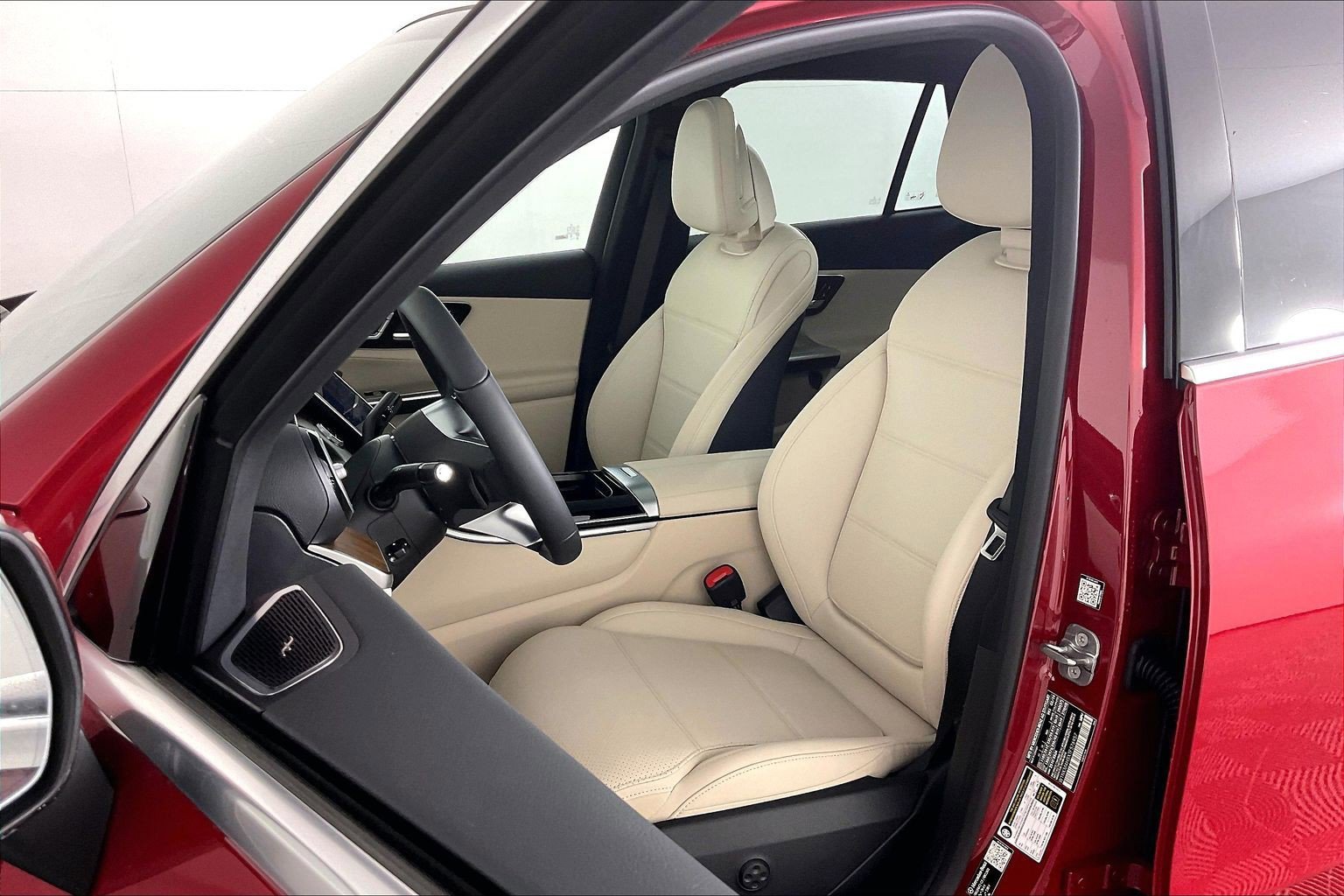 New 2026 MANUFAKTUR Patagonia Red Metallic Mercedes-Benz GLC 300 image 22