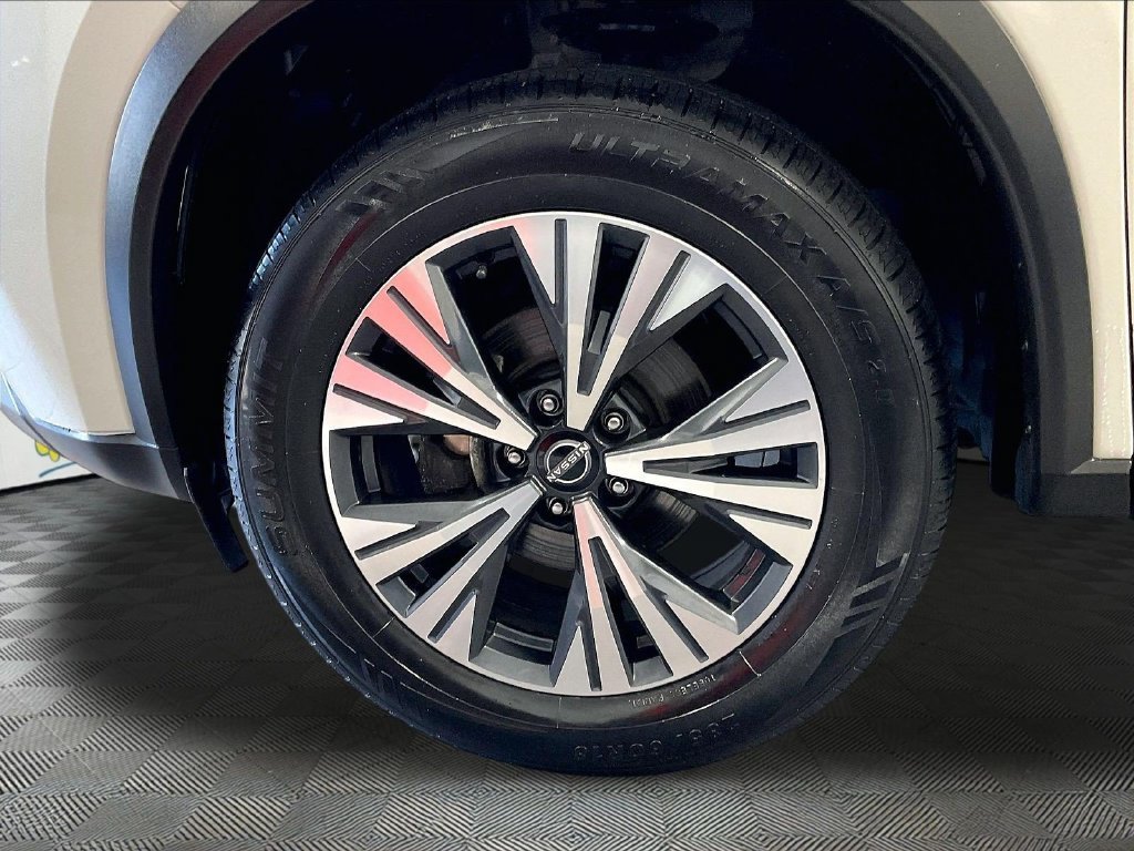 Used 2023 White Nissan SV image 7