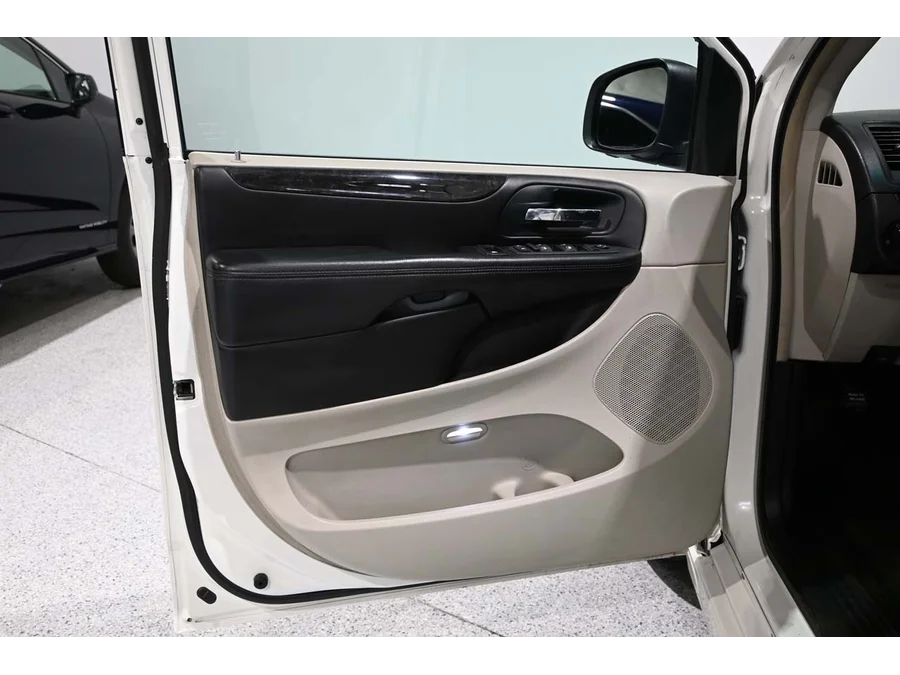 Used 2012 WHITE Dodge Crew Mobility Handicap Van image 28