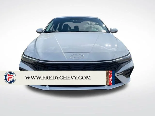 Used 2025 White Hyundai Limited image 8