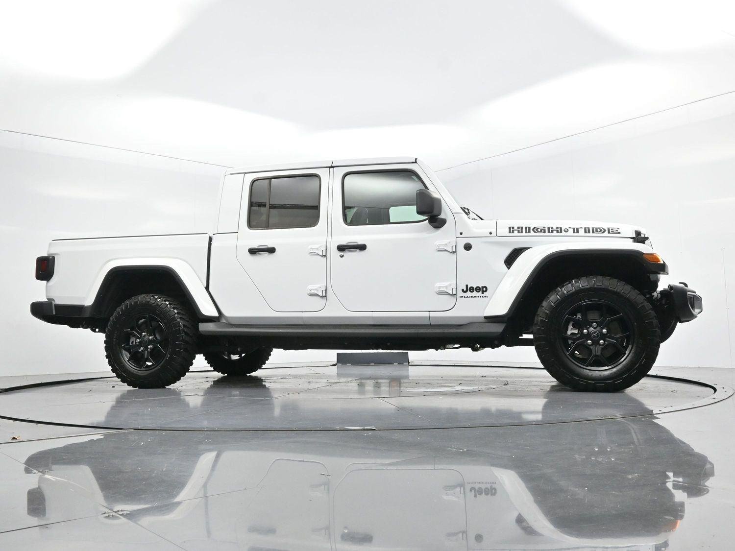 Used 2025 White Jeep High Tide image 38