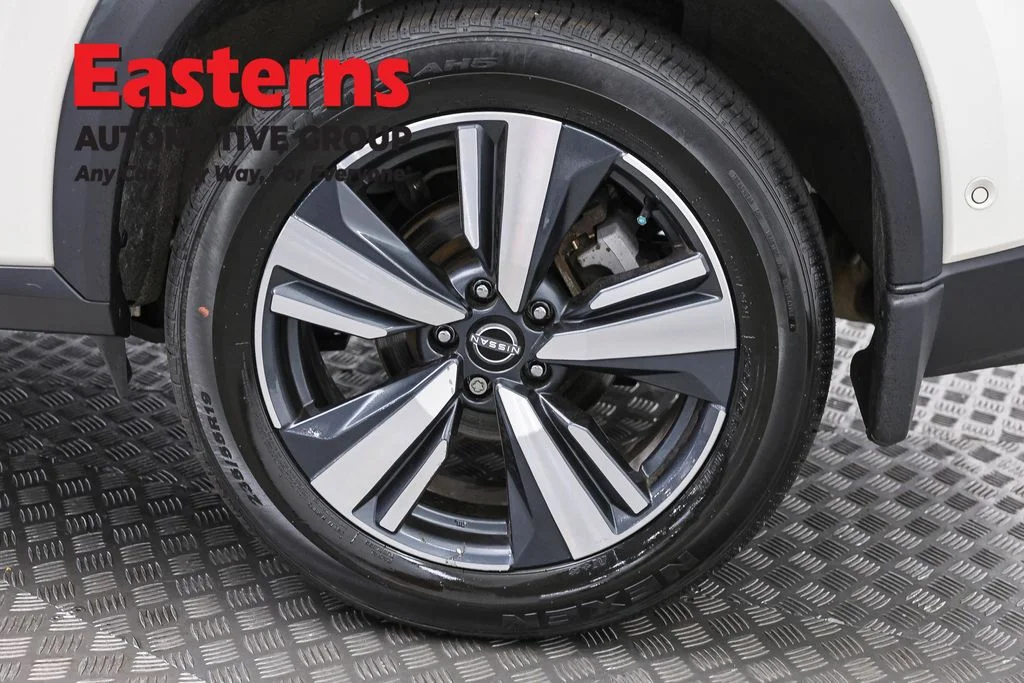 Used 2023 White Nissan SL image 35