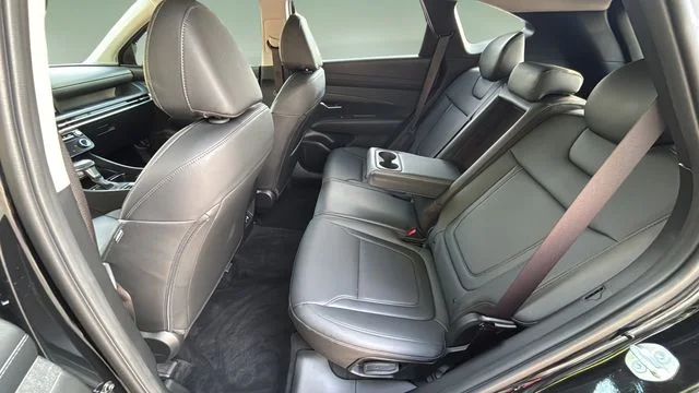 Used 2025 Black Hyundai SEL Convenience image 20