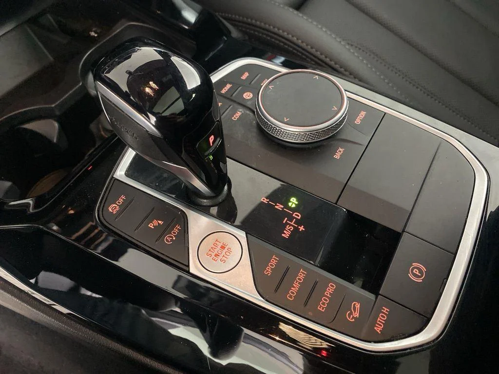 Used 2022 Dark Graphite BMW xDrive30i image 21