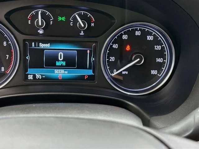 Certified Used 2018 White Frost Tricoat Buick Essence image 12