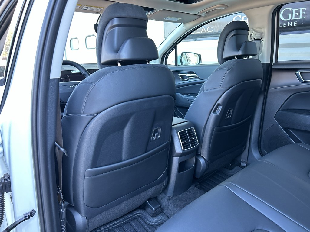 New 2026 Snow White Pearl Kia SX Prestige image 13