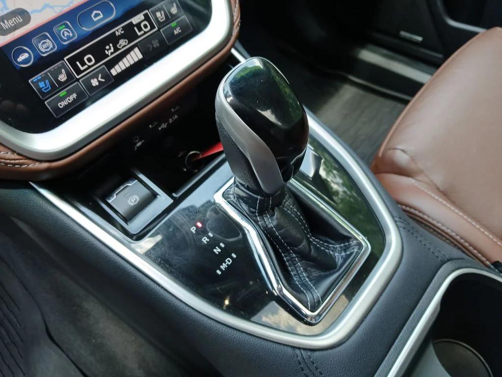 Used 2020 White Subaru Touring image 41