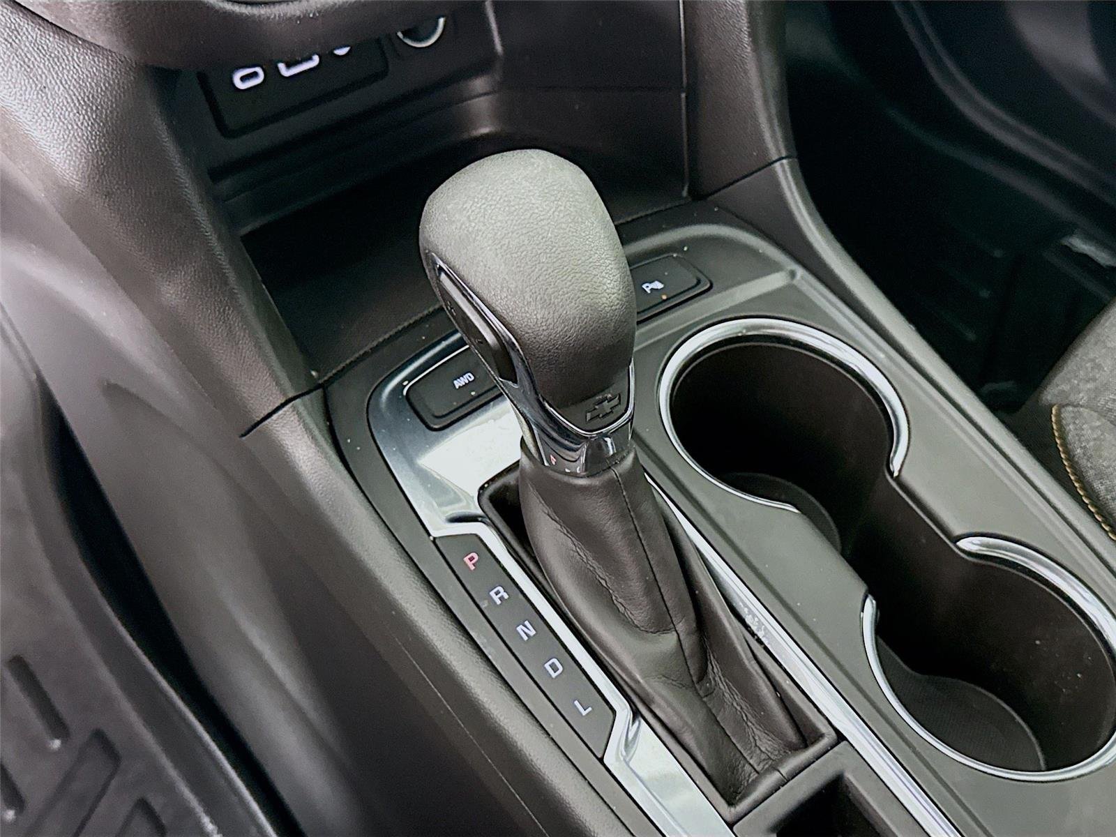 Used 2024 Lakeshore Blue Metallic Chevrolet LT image 17