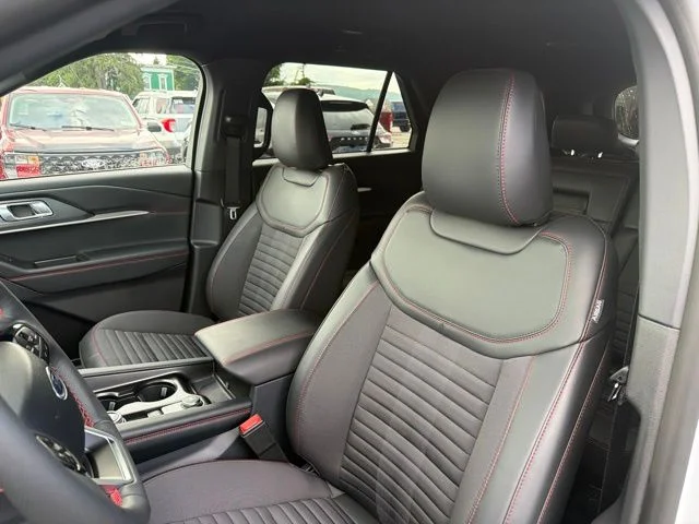 New 2026 Space White Metallic Ford ST-Line image 24