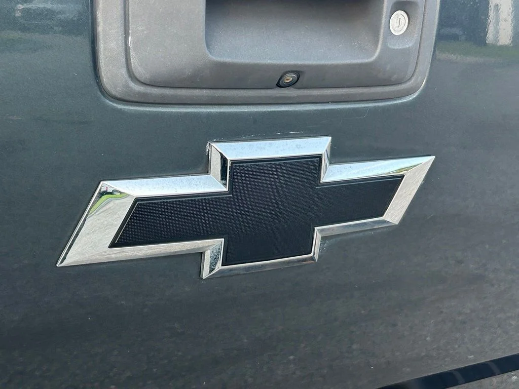Used 2018 Graphite Metallic Chevrolet LT image 22