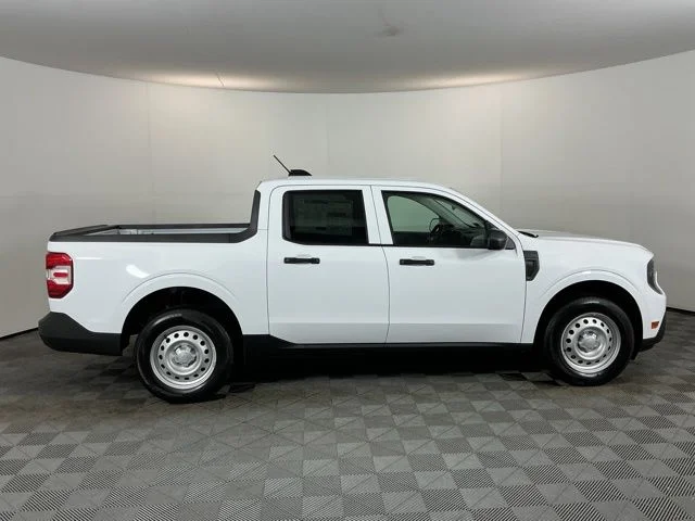 New 2026 Oxford White Ford XL image 4