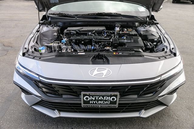 Certified Used 2025 Silver Hyundai SE image 29