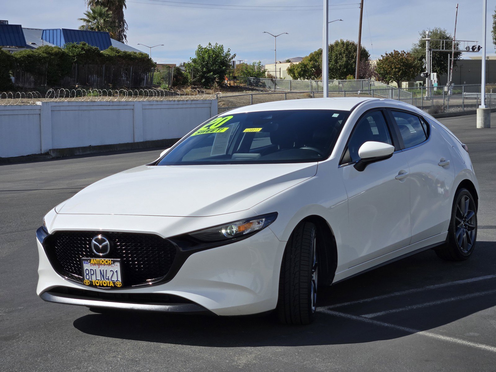 Used 2020 Snowflake White Pearl Mica Mazda Preferred Package image 8