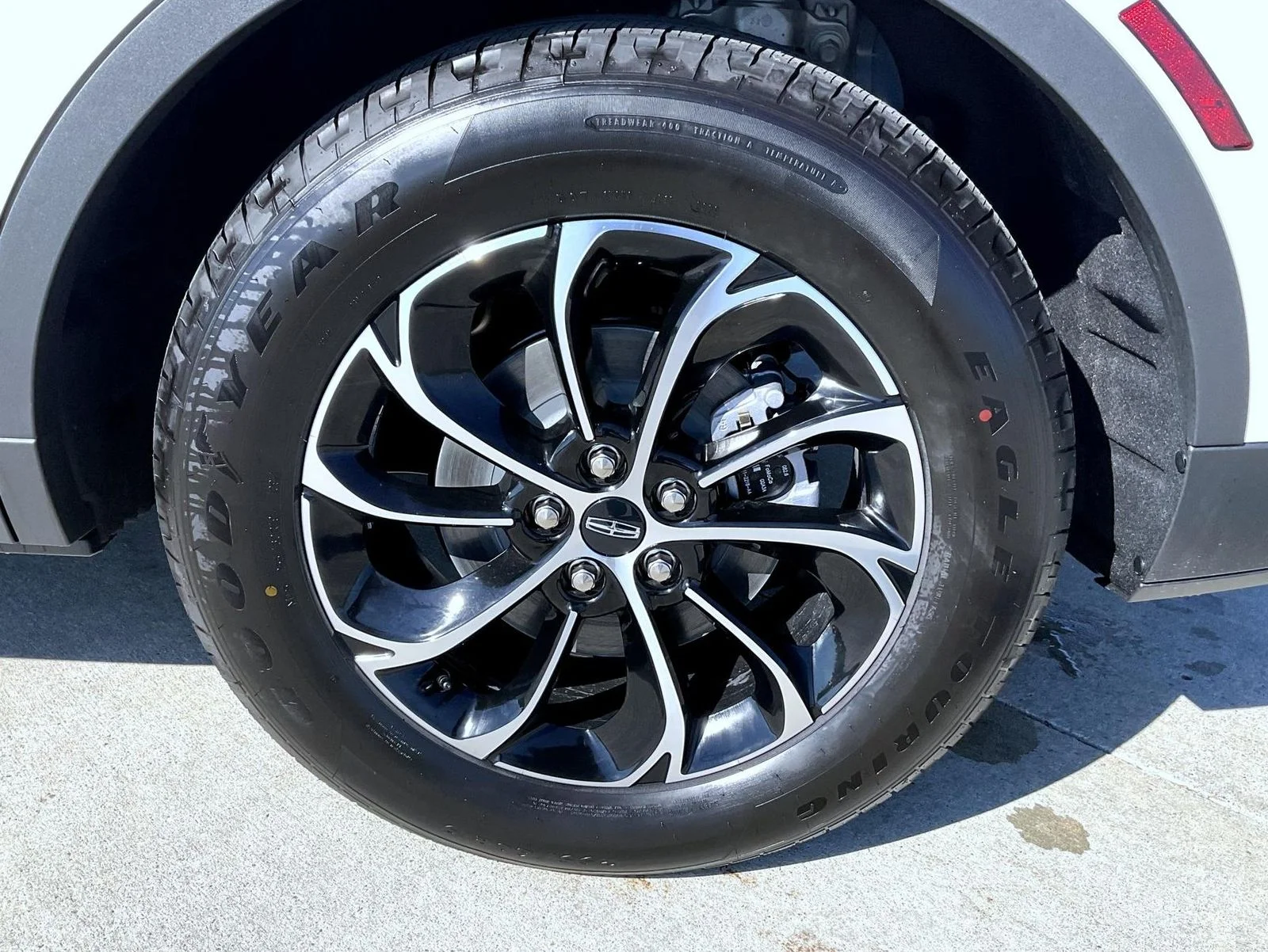 New 2026 White Lincoln Premiere image 22