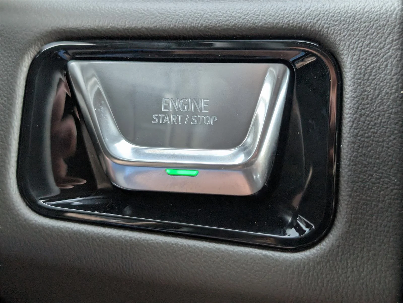 New 2026 Summit White GMC Elevation image 12