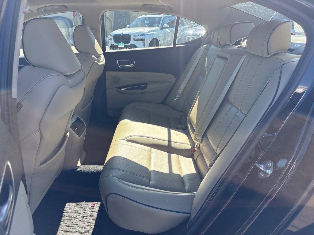 Used 2019  Acura 3.5L Technology Pkg image 16