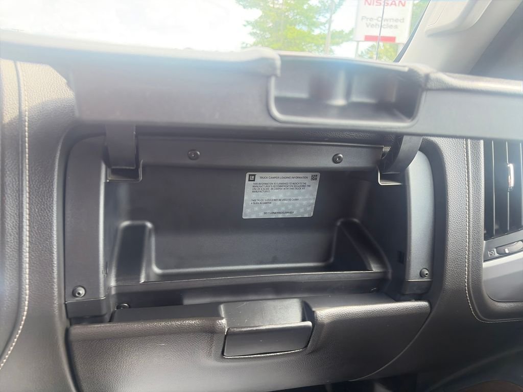 Used 2018 Gray GMC SLT image 36