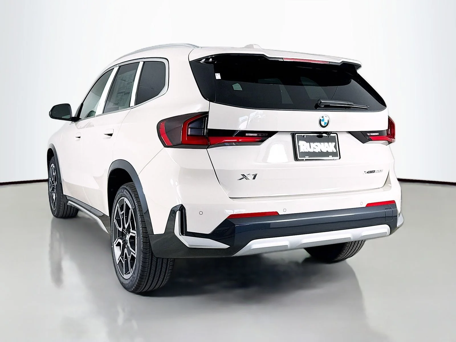 New 2026 Dune Grey Metallic BMW xDrive28i image 5