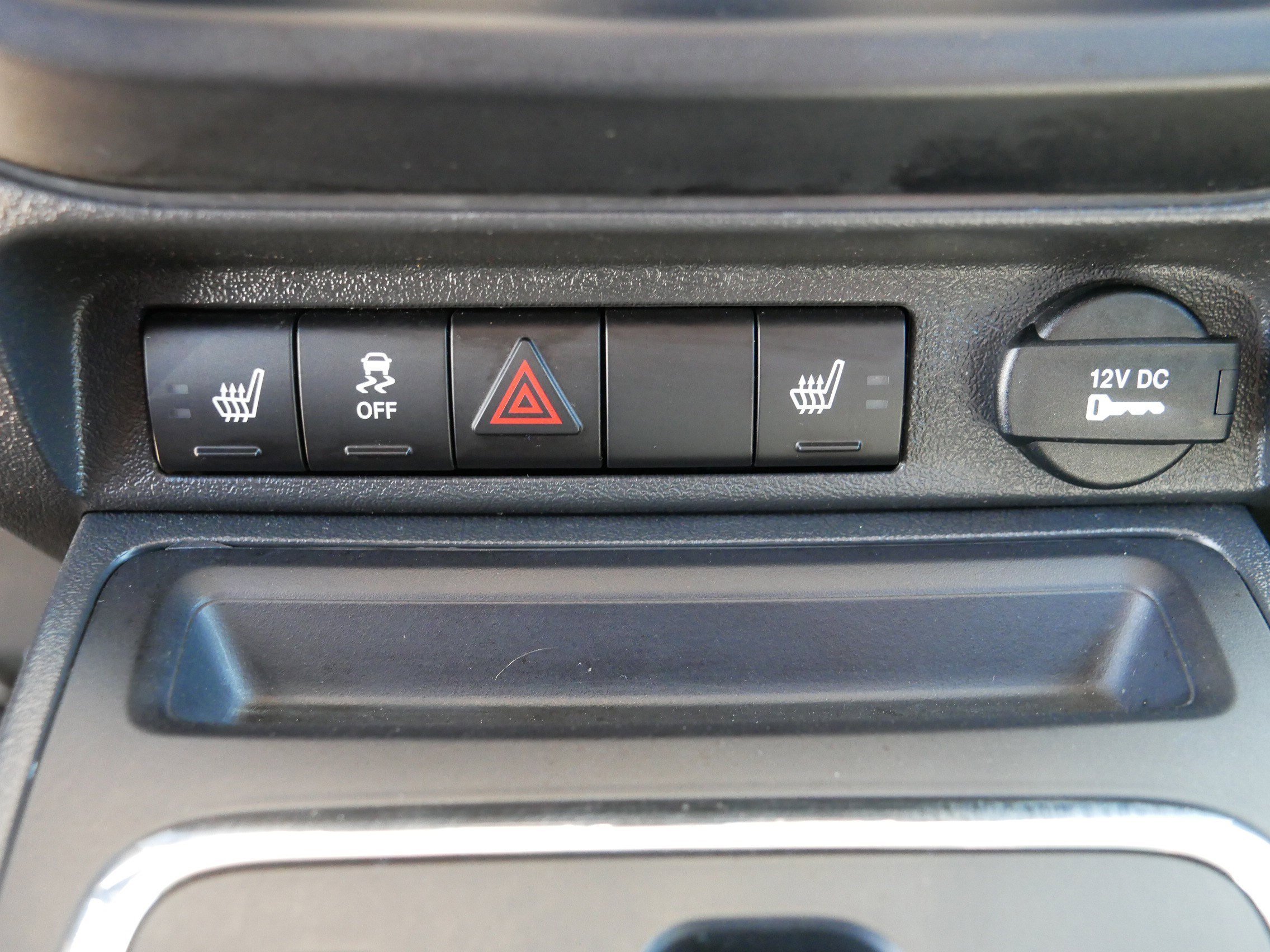 Used 2017 Mojave Sand Clearcoat Jeep Latitude image 32