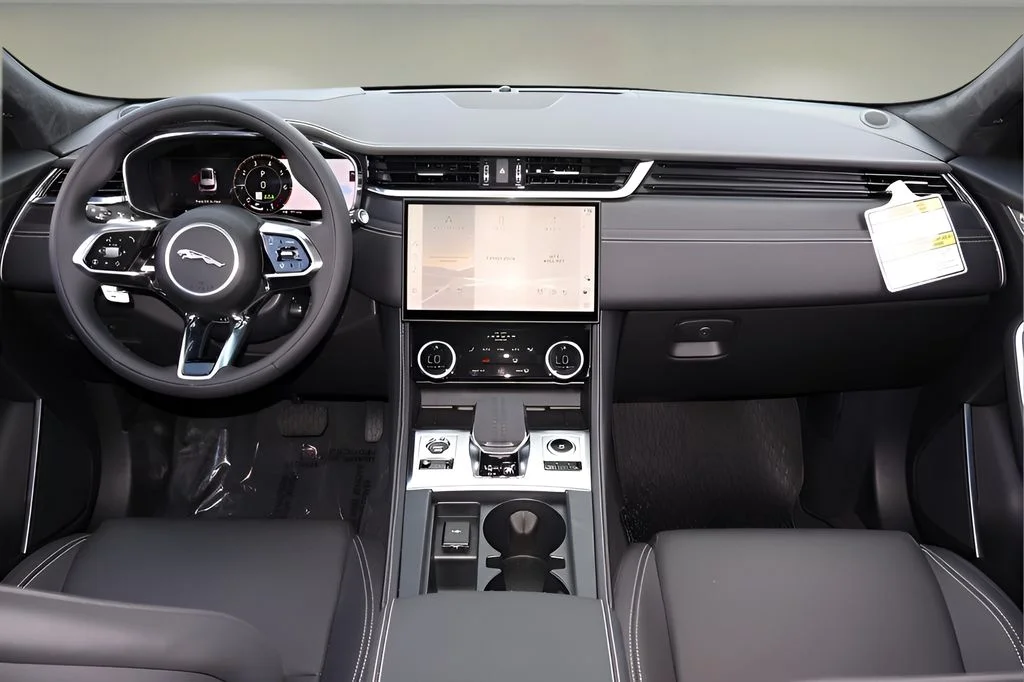 2026 Jaguar F-Pace R-Dynamic S - Photo 12