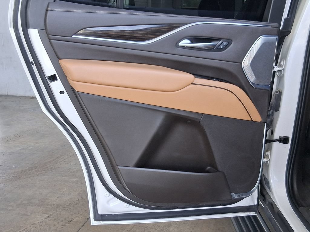 Used 2022 CRYSTAL WHITE TRICOAT Cadillac Premium Luxury image 24