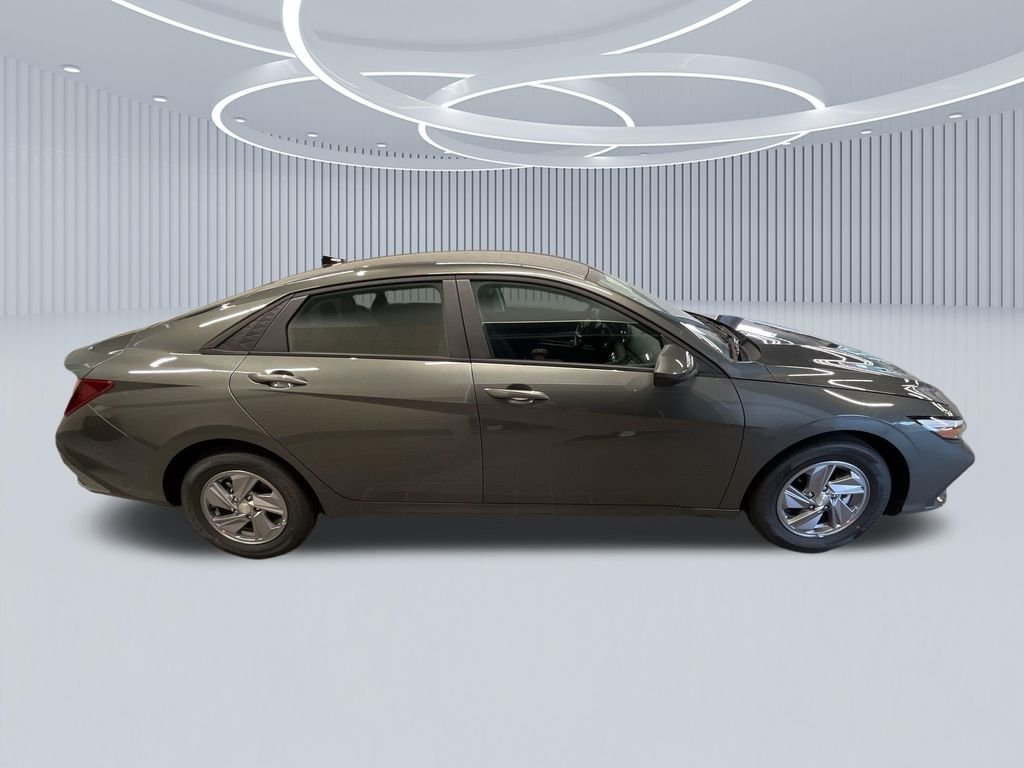 New 2026 Gray Hyundai SE image 2