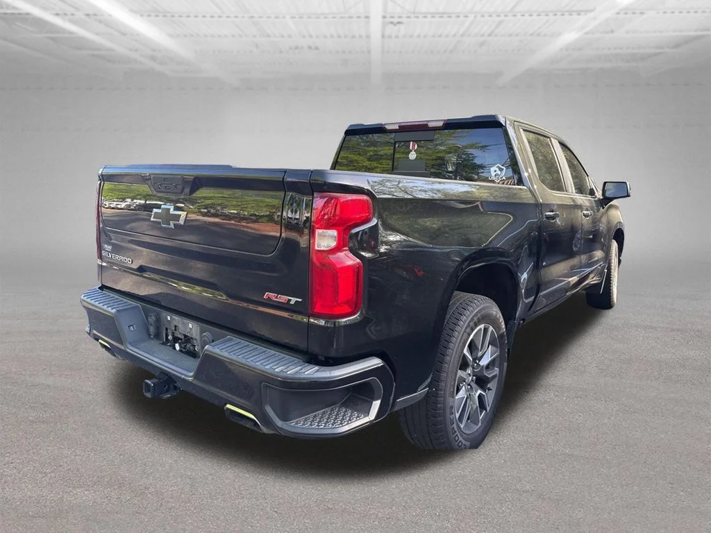 Used 2022 Black Chevrolet RST image 7