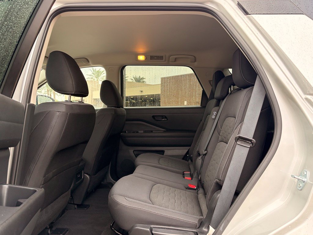 2025 Nissan Pathfinder SV - Photo 17