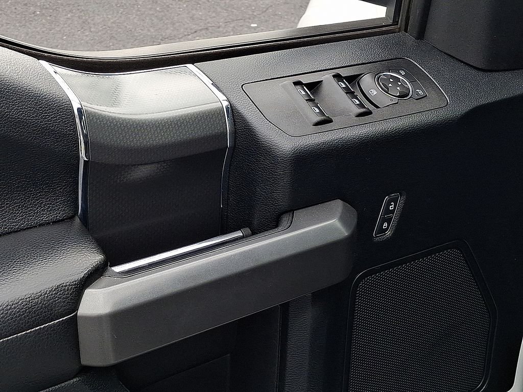 Used 2017 White Ford  image 13