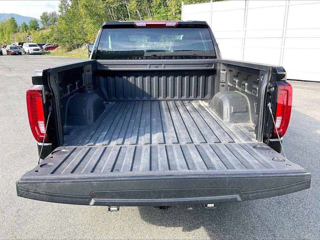 Used 2023 Black GMC SLT image 28