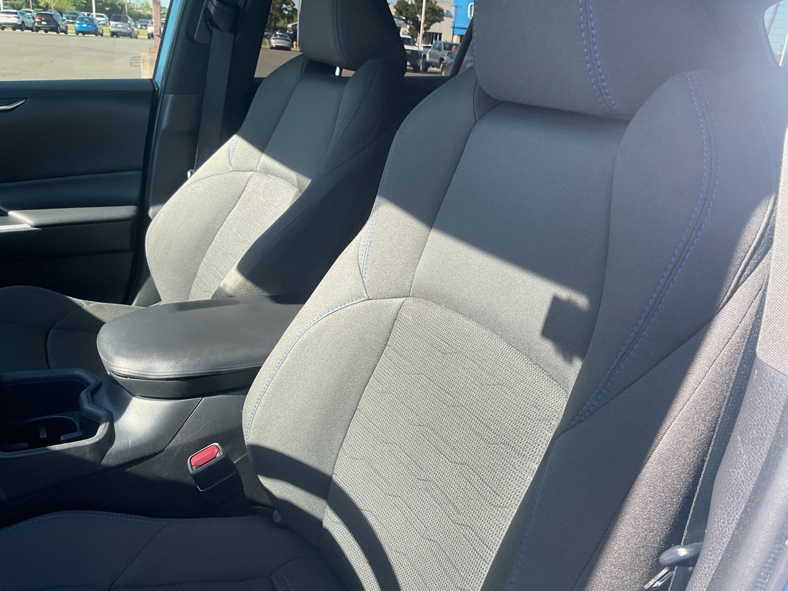 2022 Toyota RAV4 SE - Photo 18