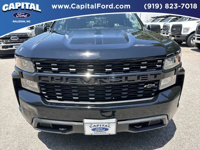 Used 2021 Black Chevrolet Custom image 10