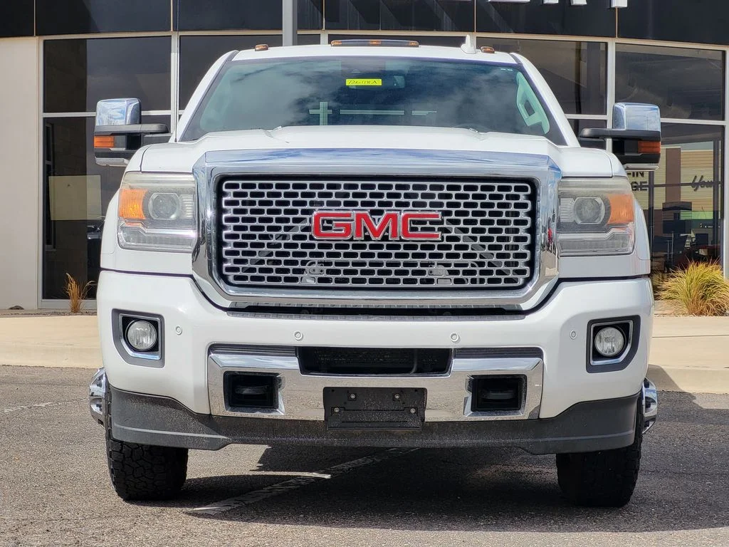Used 2016 SUMMIT WHITE GMC Denali image 3
