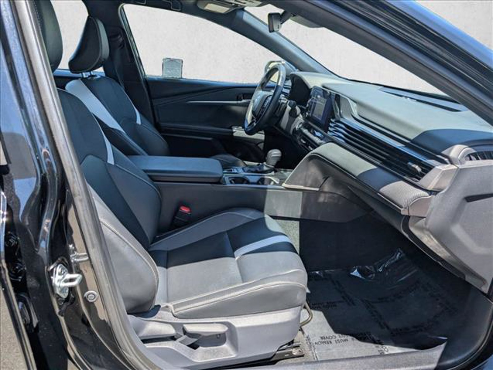 Used 2025 Midnight Black Metallic Toyota SE image 19