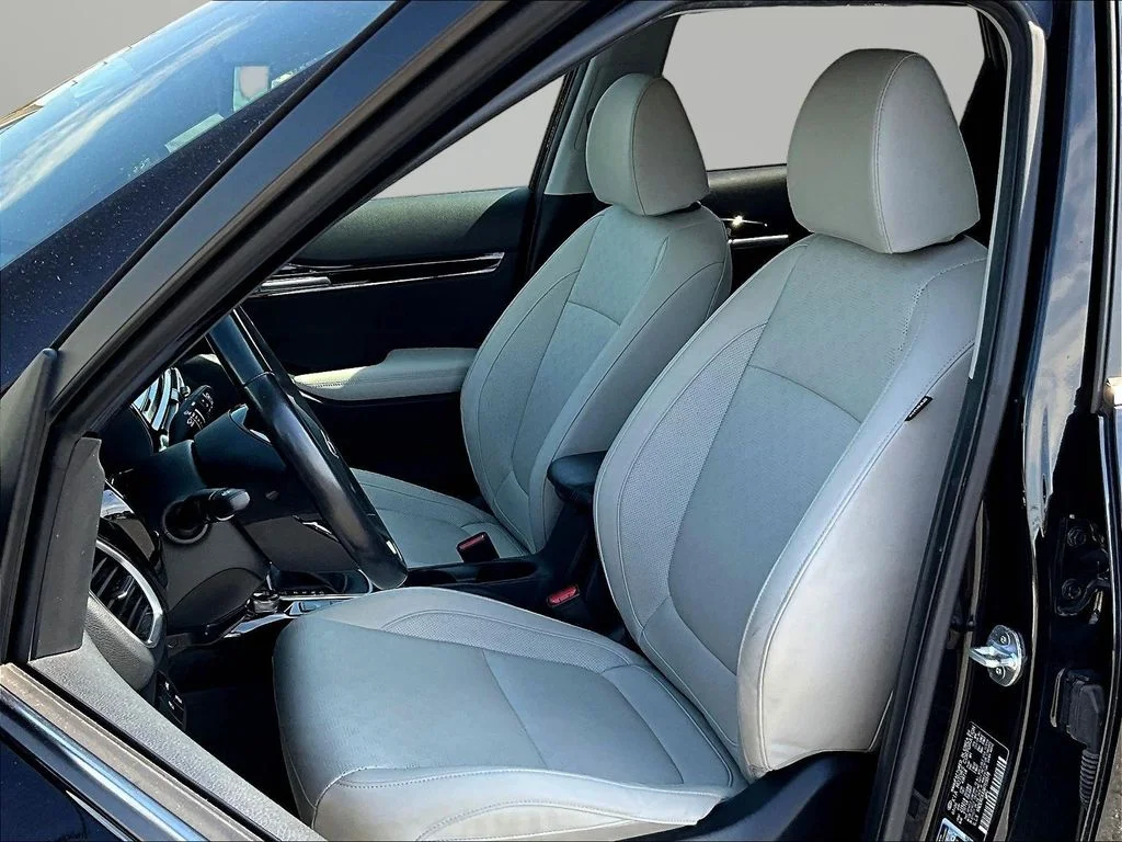 Used 2021 Black Kia EX image 21