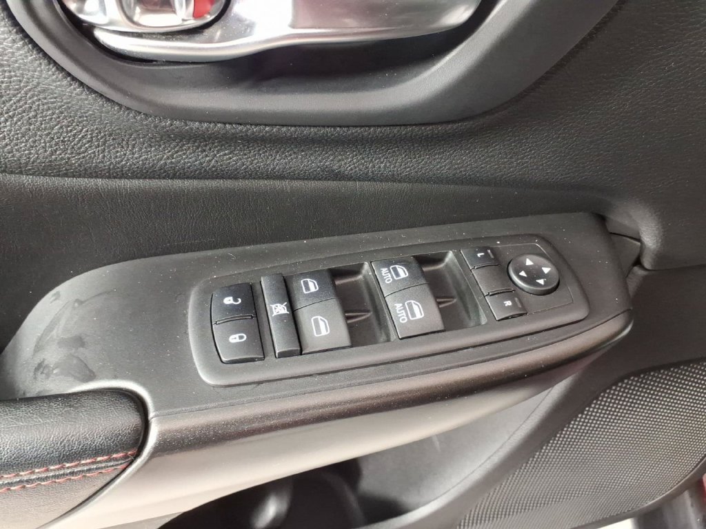 Used 2019 Red Jeep Trailhawk image 13