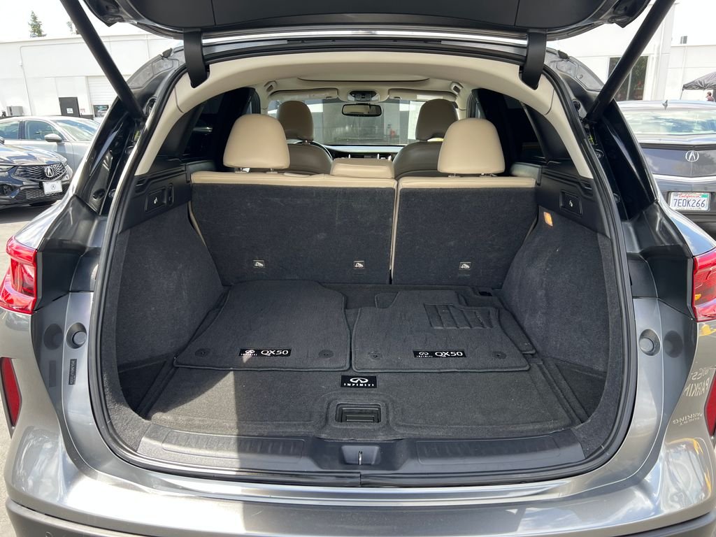 Used 2020 Gray INFINITI LUXE image 32