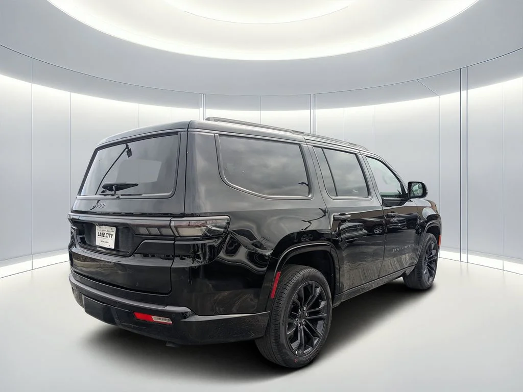 New 2026 High Gloss Black Exterior Paint Jeep Summit Obsidian image 4
