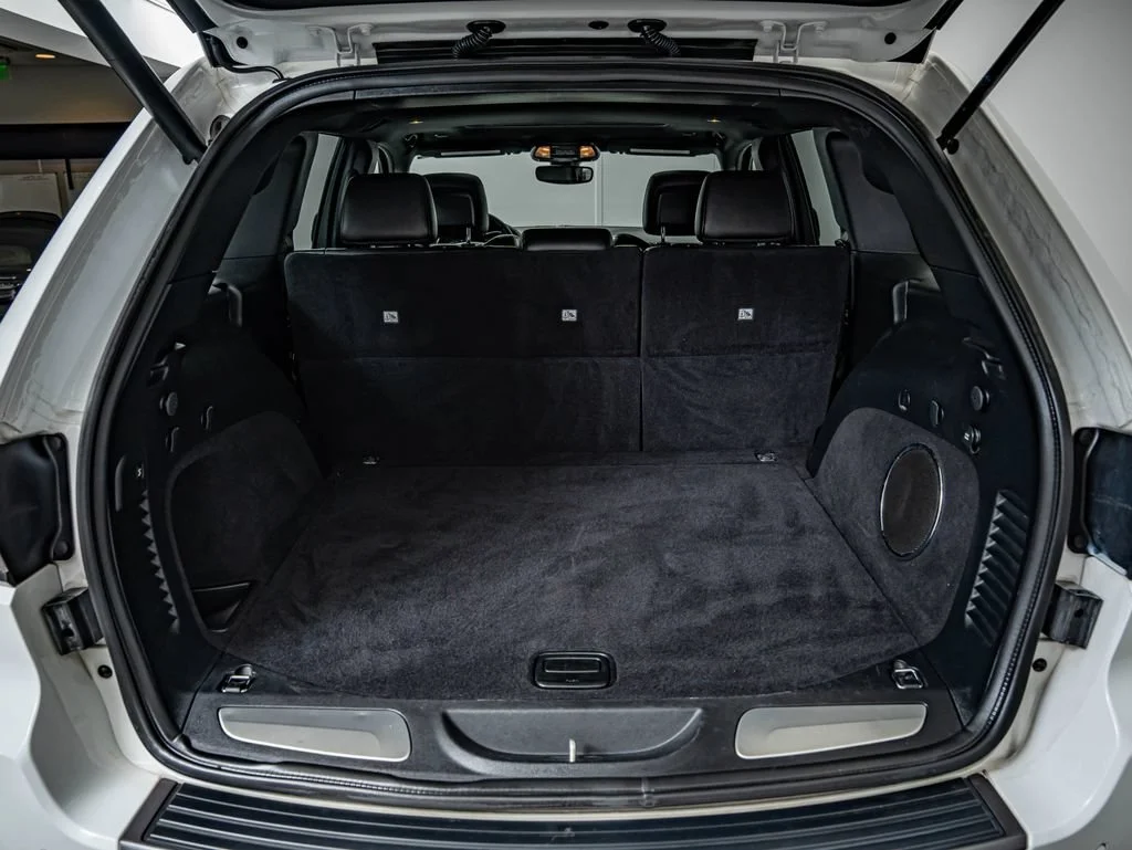 Used 2019 Bright White Clearcoat Jeep Trailhawk image 40