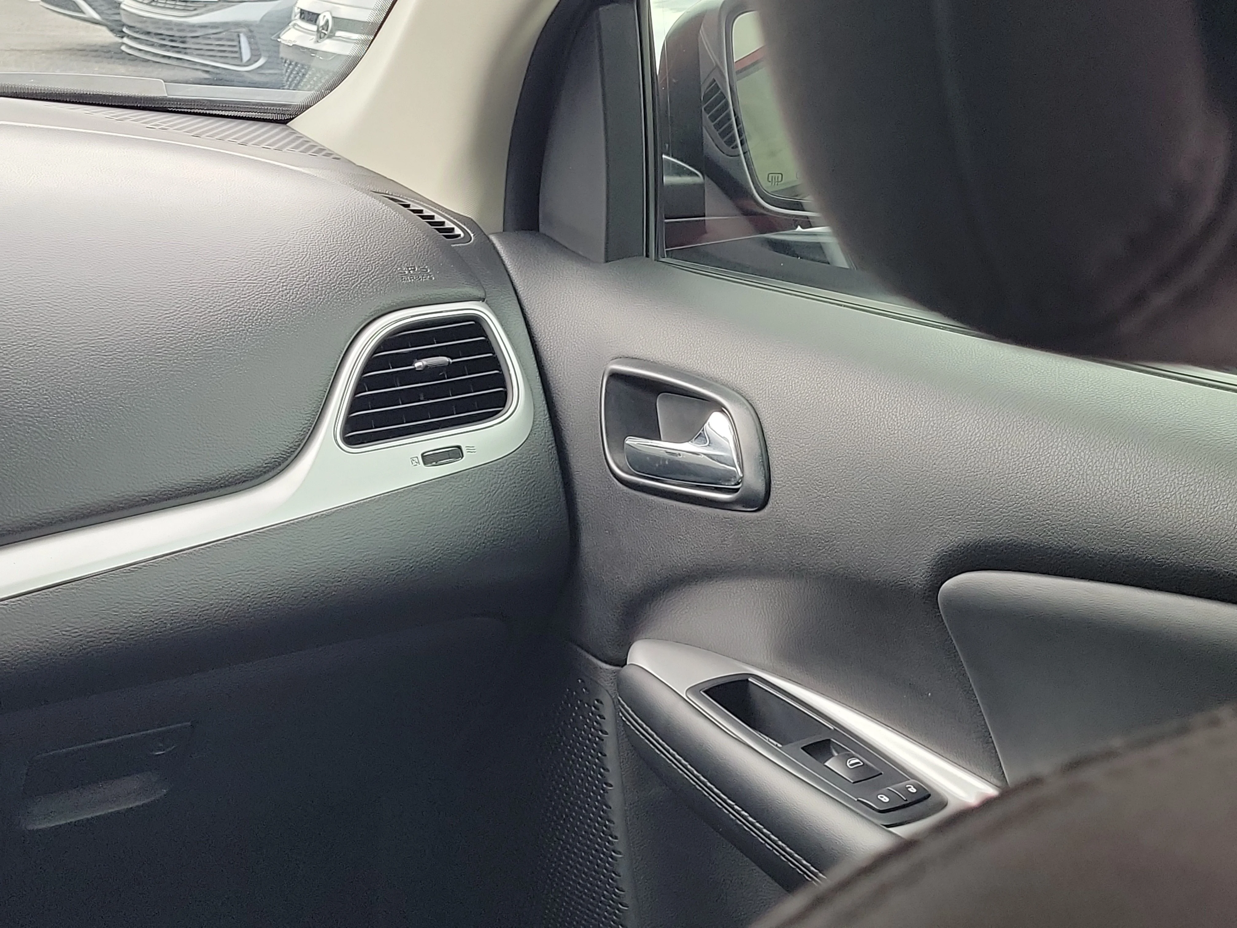 Used 2018 Red Line Dodge SE image 4